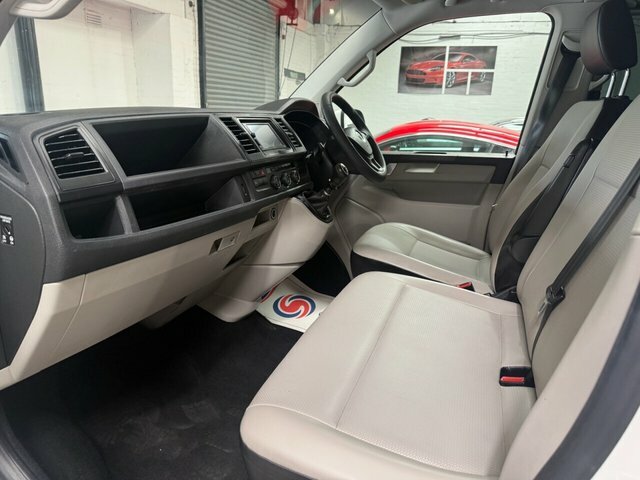 Volkswagen Transporter Shuttle T6 Tdi 9 Seat Shuttle Lwb In Candy White - Euro Si White #26