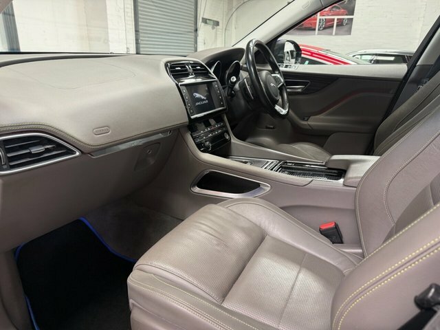 Jaguar F-Pace 2.0D R-sport Awd Euro 6 Ss Black #27