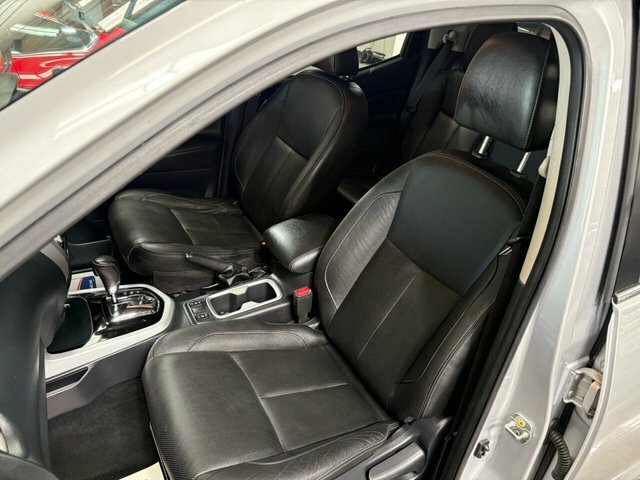 Nissan Navara Double Cab Pick Up Tekna 2.3Dci 190 Tt 4Wd Yellow #24