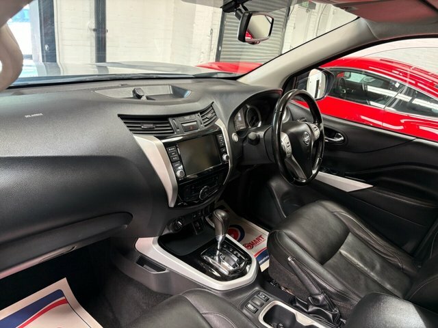 Nissan Navara Double Cab Pick Up Tekna 2.3Dci 190 Tt 4Wd Yellow #21