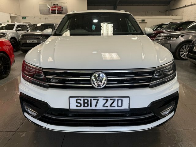 Volkswagen Tiguan 2017 2.0 Tdi Bluemotion Tech R-line Suv White #3