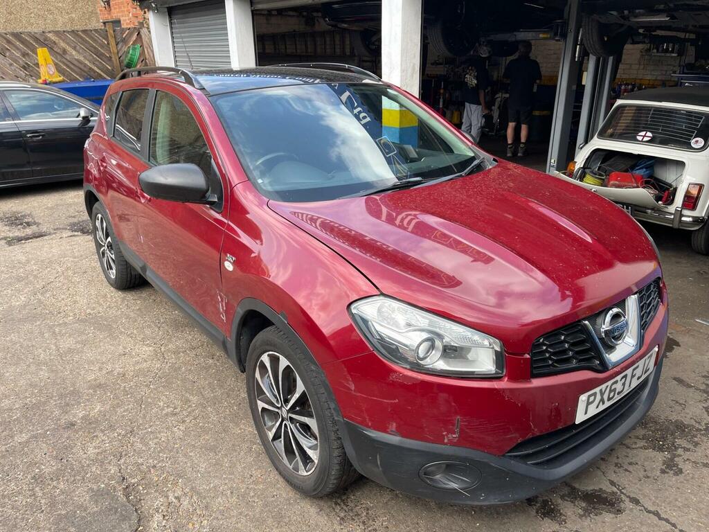 Nissan Qashqai 1.6 360 2Wd Euro 5 Red