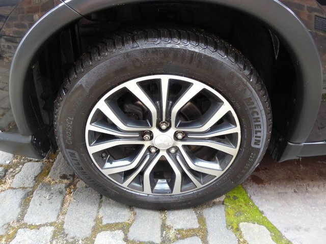 Mitsubishi Outlander 2.0H 12Kwh 4H Suv Plug-in Hybrid Cvt 4W Black #8