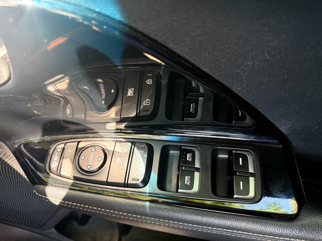 Kia Niro Kia Niro 1.6 Gdi 3 Suv Hybrid Dct Euro Grey #62
