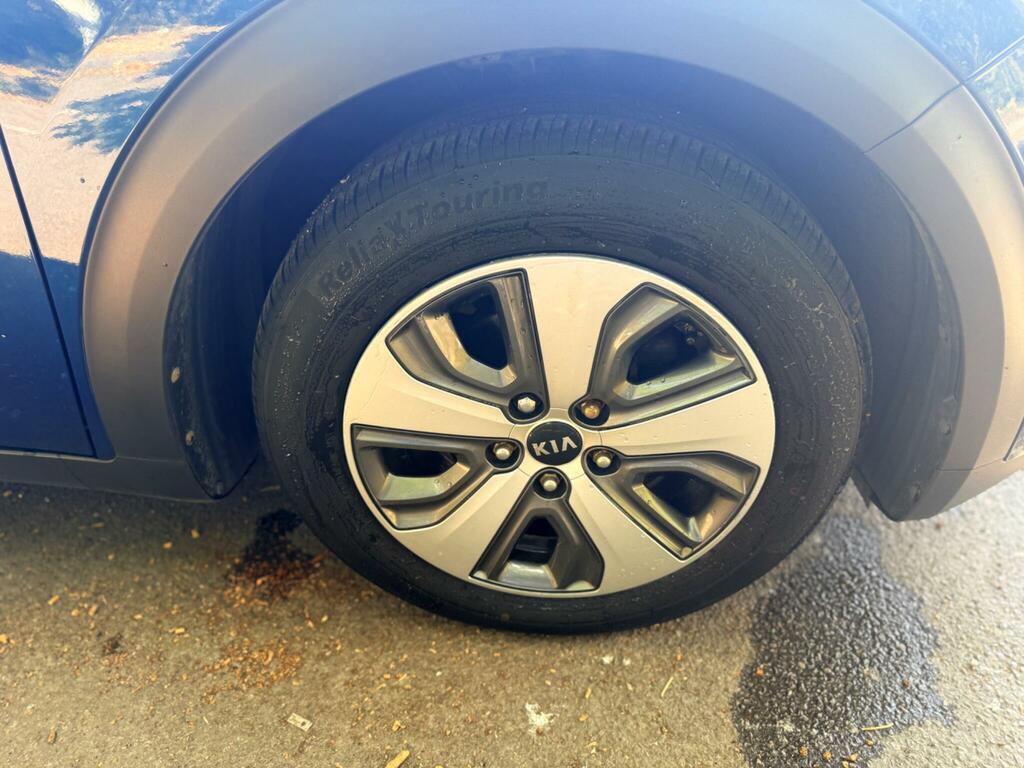 Kia Niro Kia Niro 1.6 Gdi 3 Suv Hybrid Dct Euro Grey #34