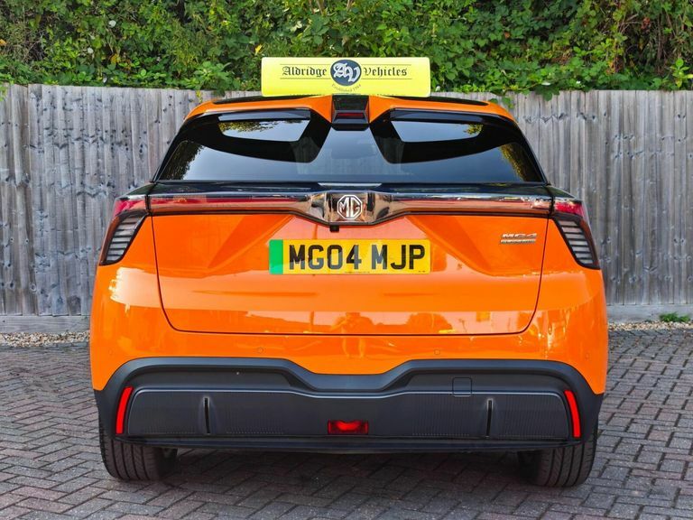 MG MG4 64Kwh Trophy Long Range Orange #6