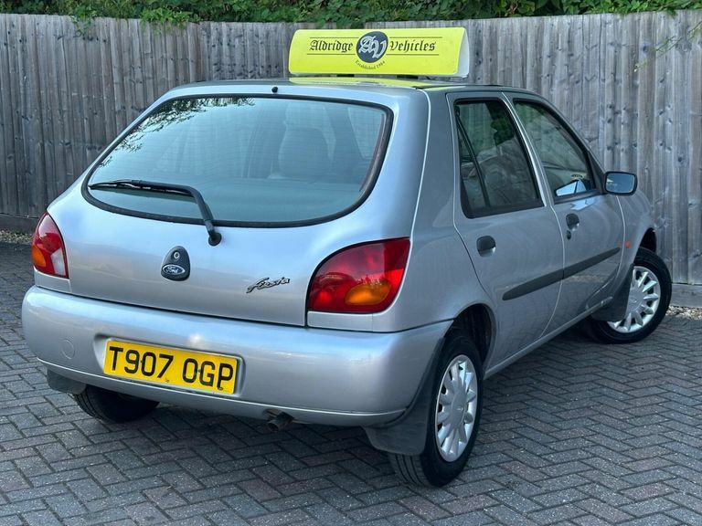 Ford Fiesta Finesse Silver #6