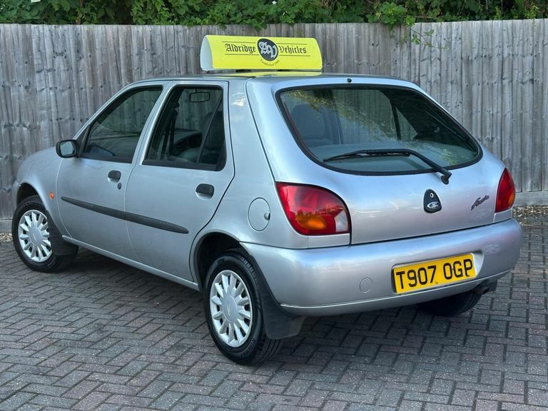 Ford Fiesta Finesse Silver #4