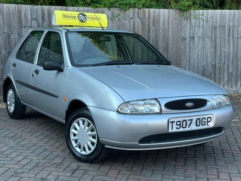 Ford Fiesta Finesse Silver