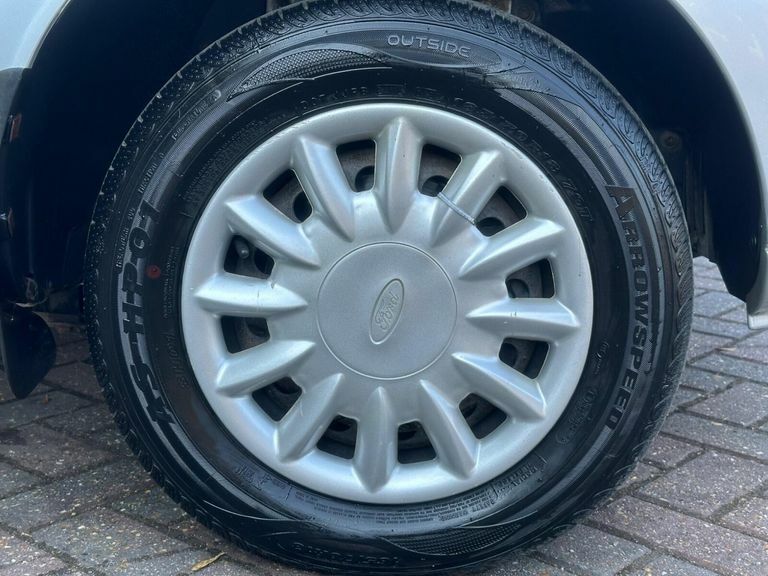 Ford Fiesta 1.2 Fiesta LX Red #17