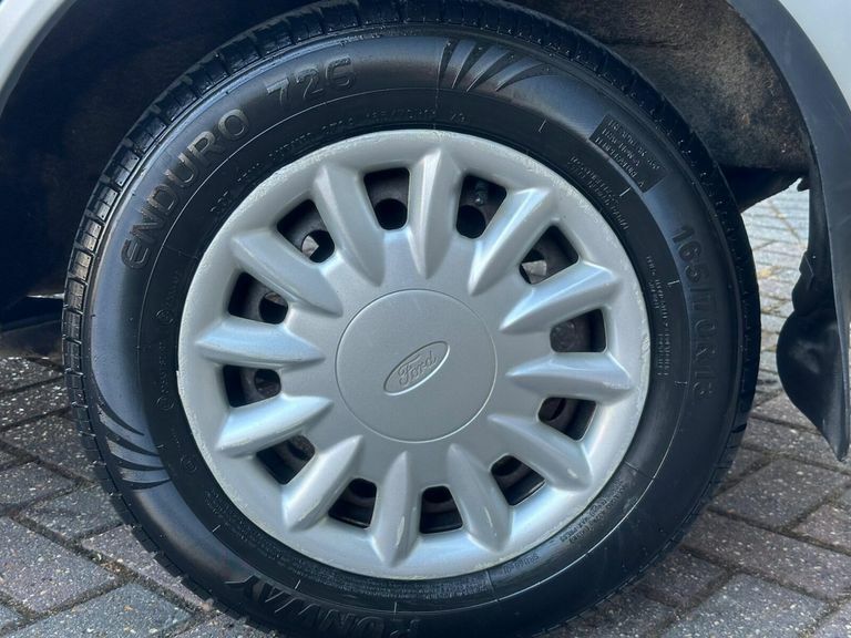 Ford Fiesta 1.2 Fiesta LX Red #14