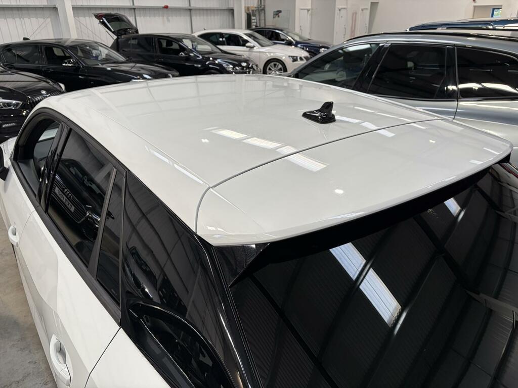 Audi Q2 Black Edition White #5