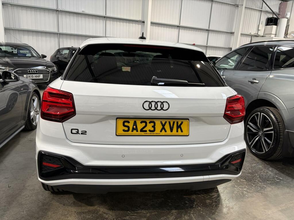 Audi Q2 Black Edition White #4