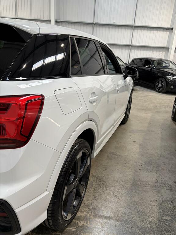 Audi Q2 Black Edition White #6