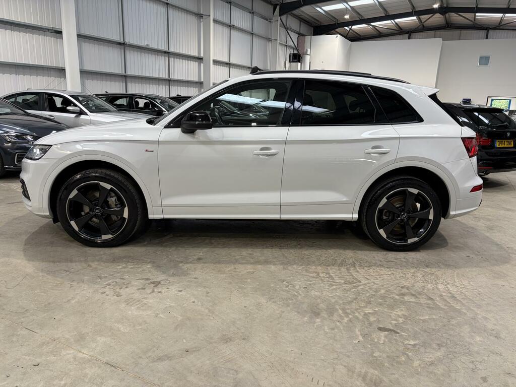 Audi Q5 Black Edition White #4