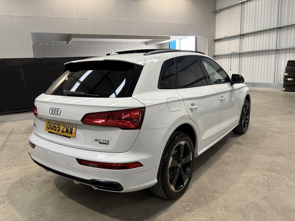 Audi Q5 Black Edition White #5