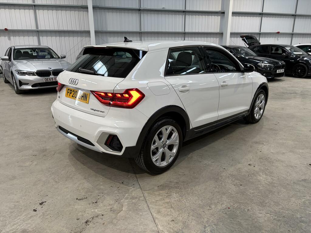 Audi A1 Hatchback 2018 - White #5