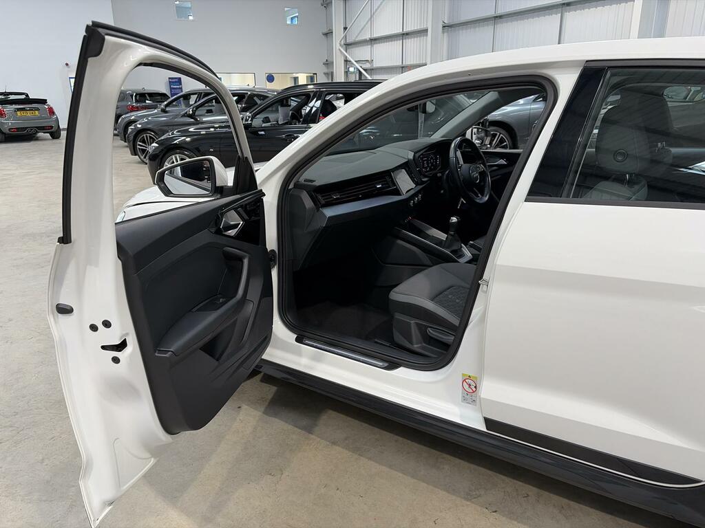 Audi A1 1.0 Tfsi 30 Citycarver S Tronic Euro 6 Ss White #25