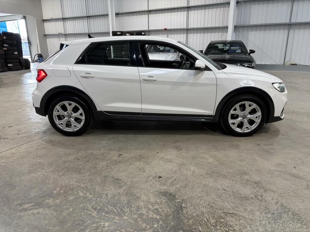 Audi A1 Hatchback 2018 - White #4