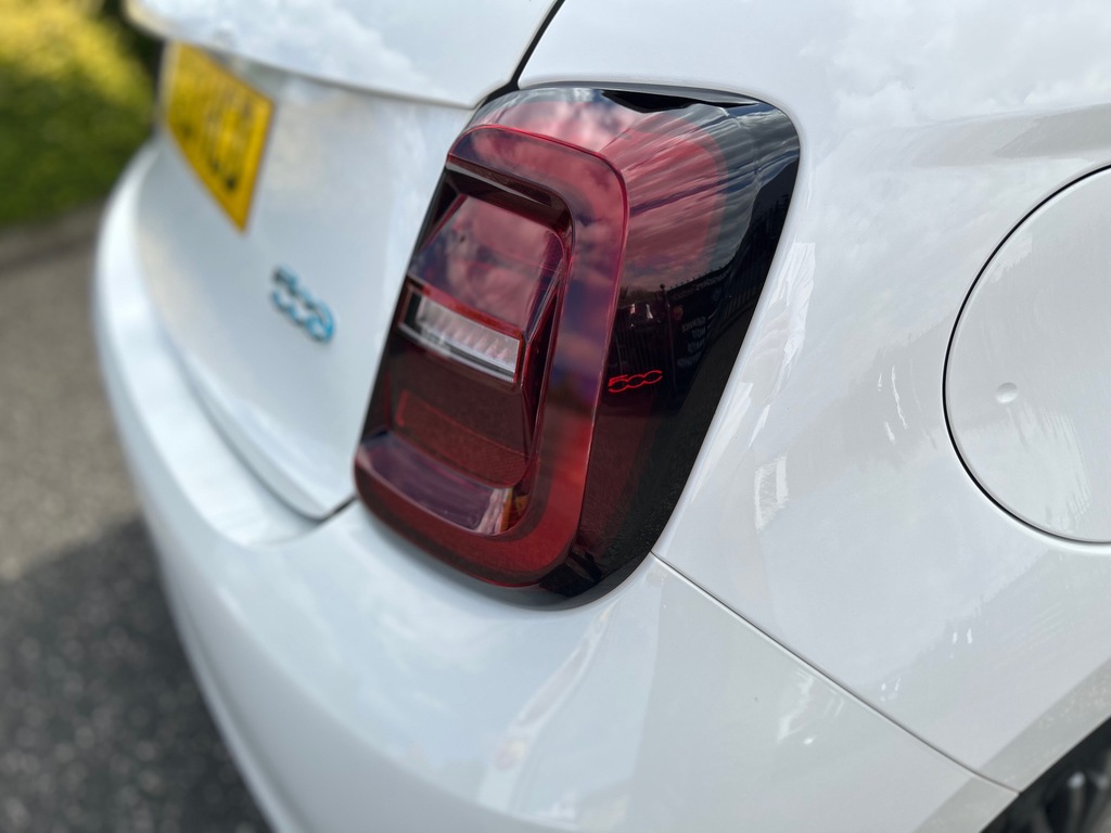 Fiat 500E 42Kwh Red Hatchback 118 Ps White #5
