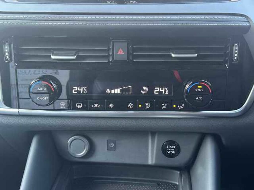 Nissan Qashqai 1.5 205 E-power N-connecta With Glass Roof Pa Black #32