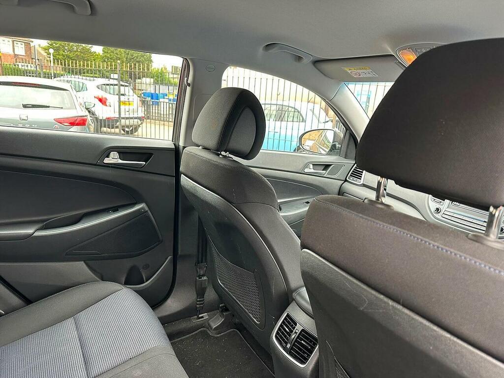 Hyundai Tucson Crdi Premium Se White #12