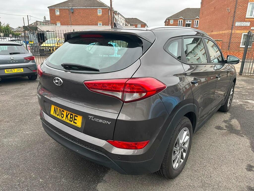 Hyundai Tucson Crdi Premium Se White #7