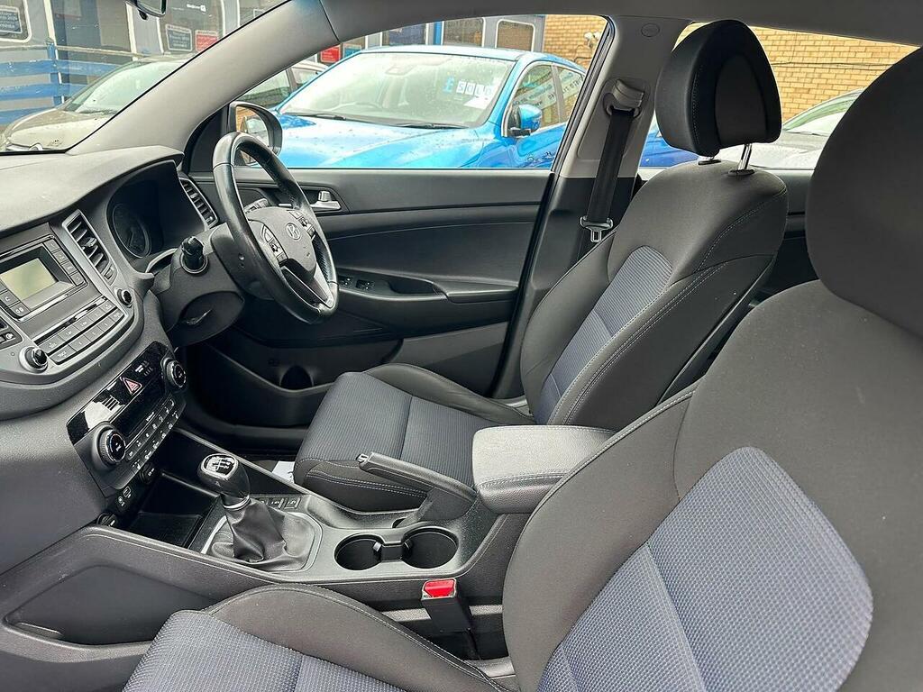 Hyundai Tucson Crdi Premium Se White #14