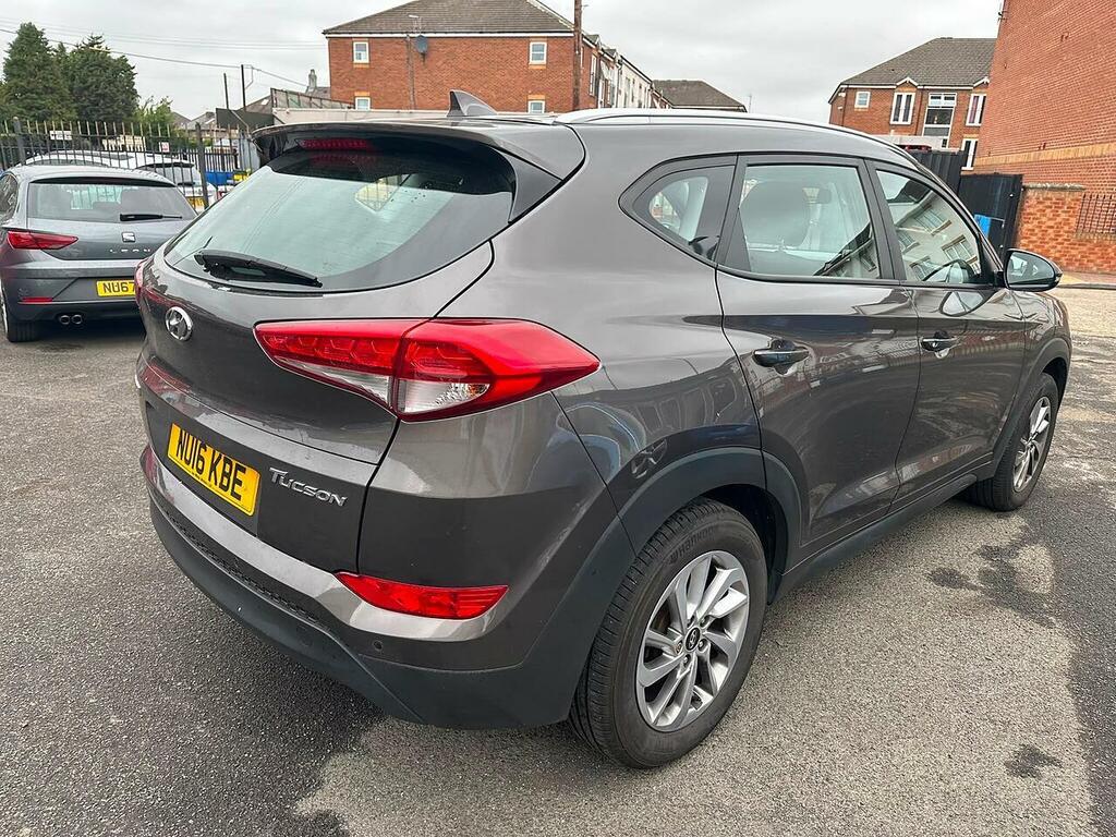 Hyundai Tucson Crdi Premium Se White #8