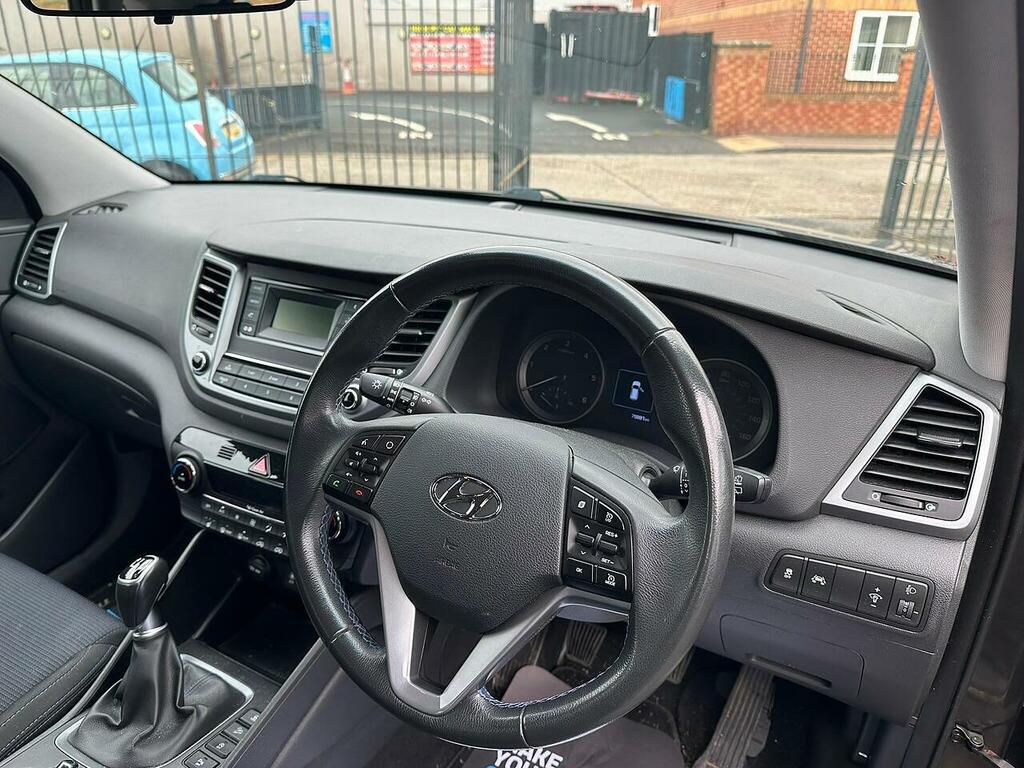 Hyundai Tucson Crdi Premium Se White #9