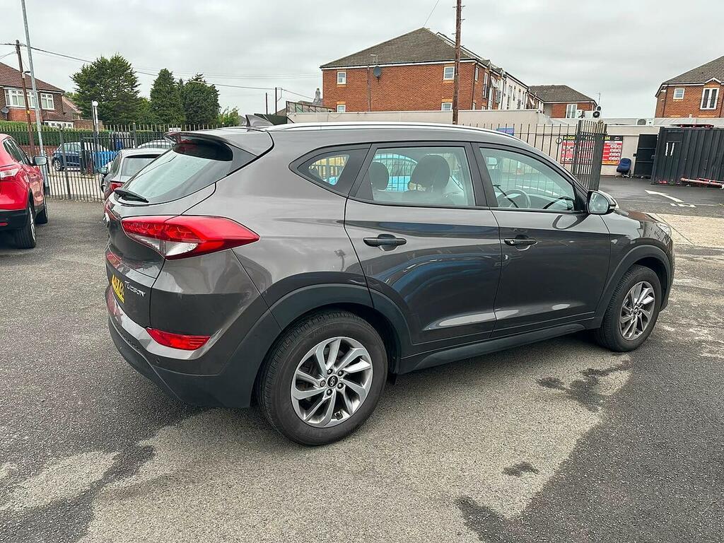 Hyundai Tucson Crdi Premium Se White #3