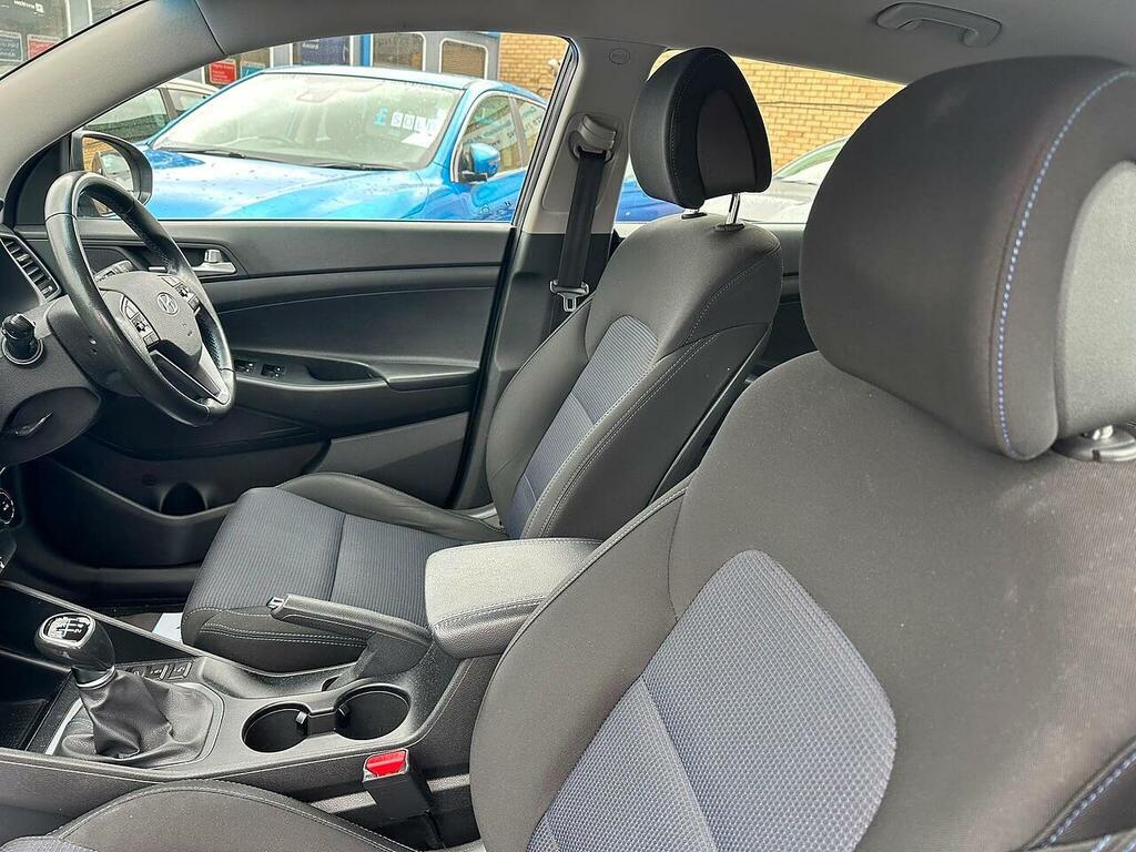 Hyundai Tucson Crdi Premium Se White #13