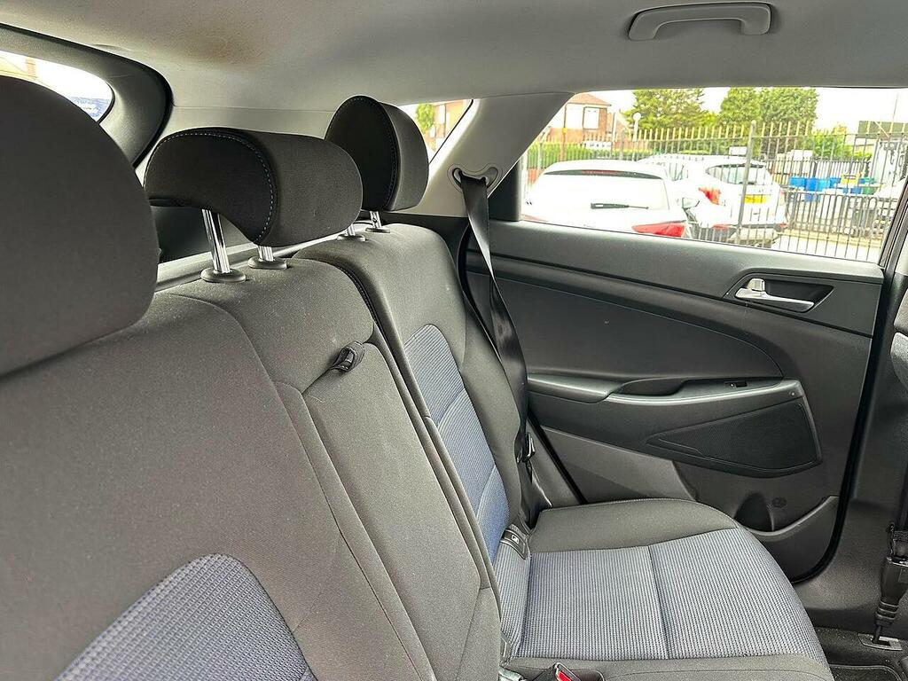 Hyundai Tucson Crdi Premium Se White #11