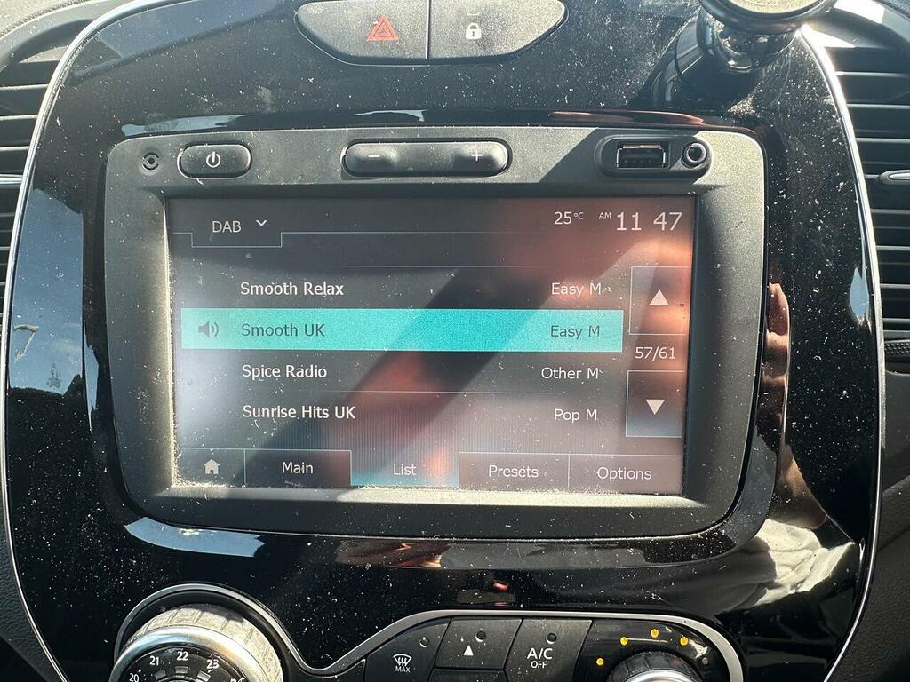 Renault Captur 0.9 Tce Energy Signature Nav Suv Red #13