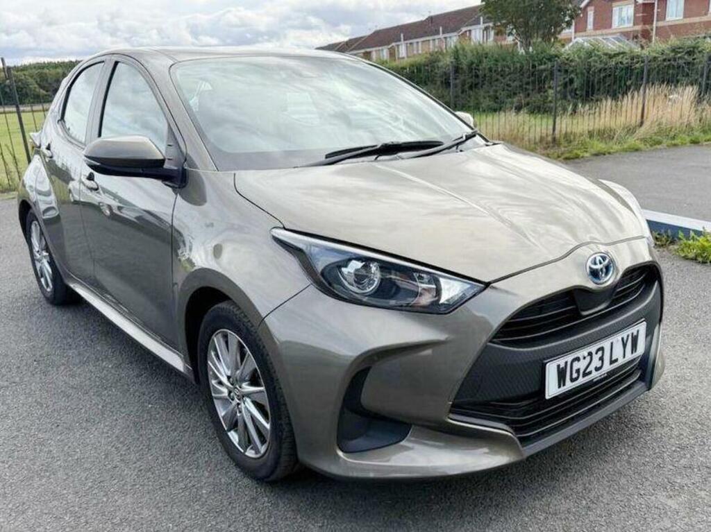 Toyota Yaris 1.5 Vvt-h Icon E-cvt Euro 6 Ss Brown