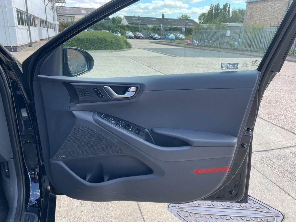 Hyundai Ioniq Premium Se Grey #19