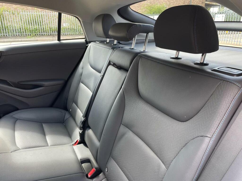 Hyundai Ioniq Premium Se Grey #16