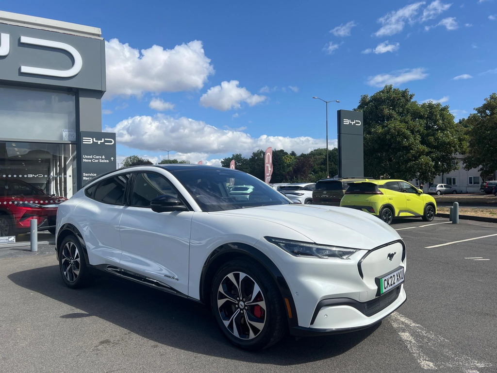 Ford Mustang Mach-E Standard Range 70Kwh Awd White