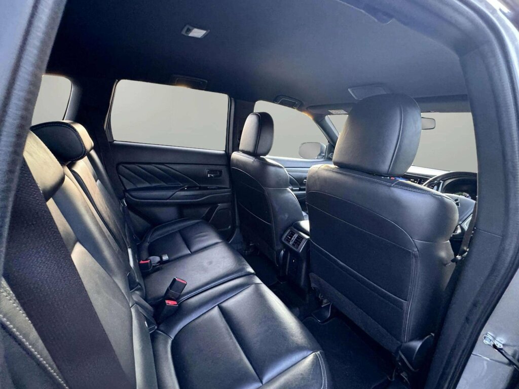 Mitsubishi Outlander 2.3 Di-d Juro 147 Bhp Black #45