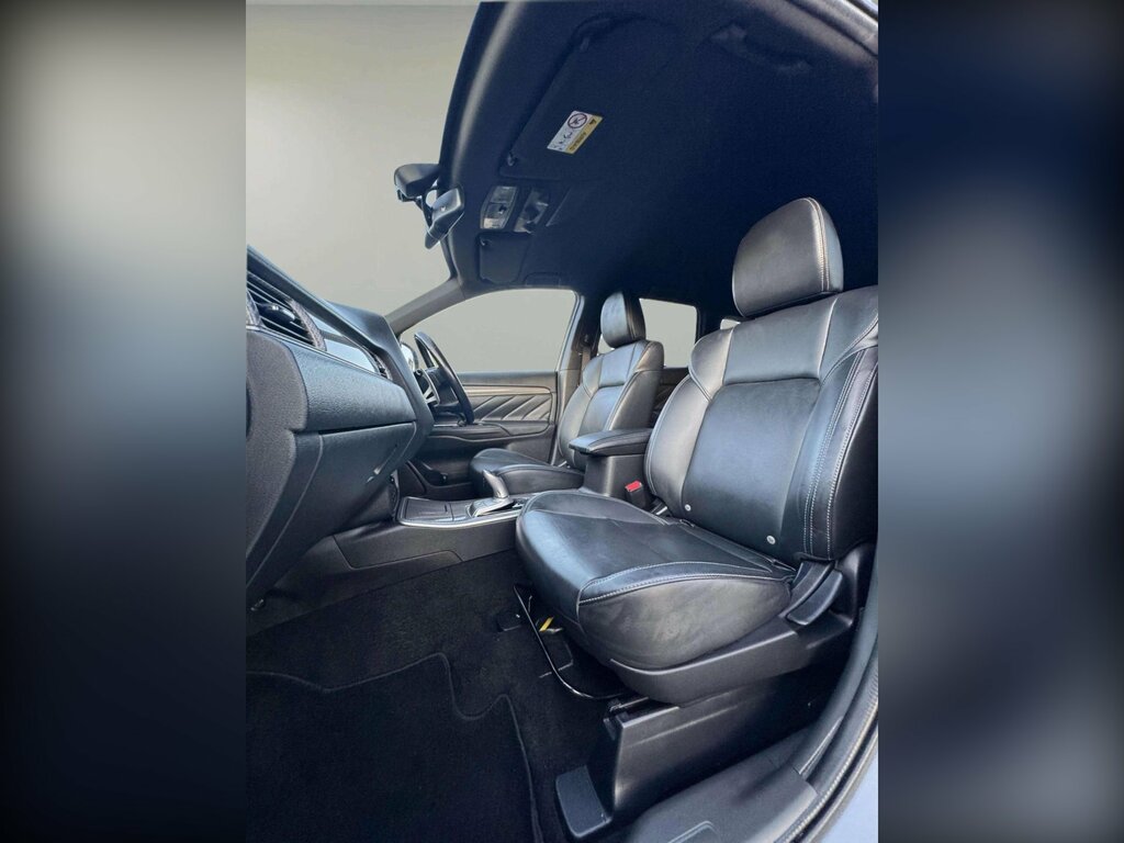 Mitsubishi Outlander 2.3 Di-d Juro 147 Bhp Black #37