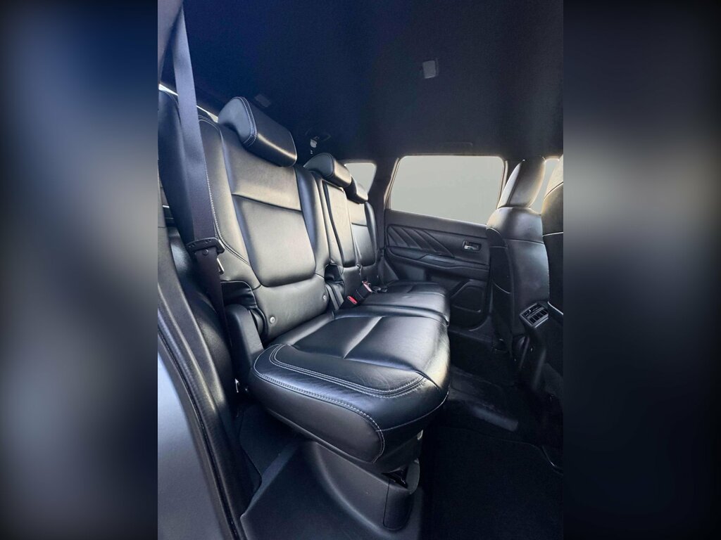 Mitsubishi Outlander 2.3 Di-d Juro 147 Bhp Black #50
