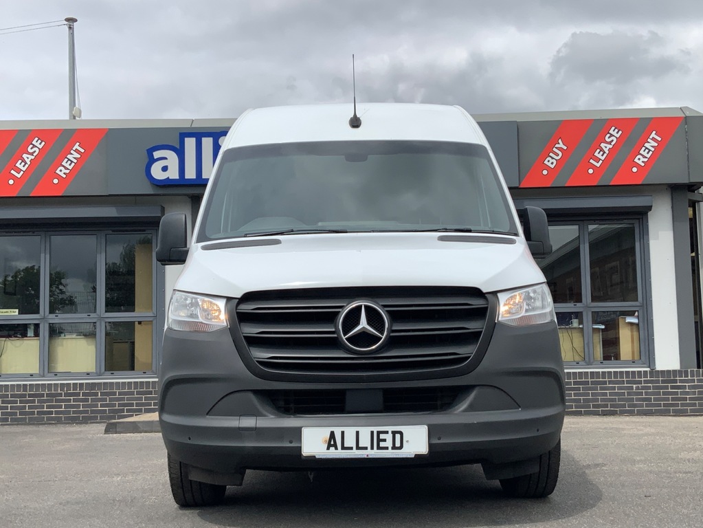 Mercedes-Benz Sprinter 315 Cdi L2h2 Mwb Progressive Panel Van Rwd White #2