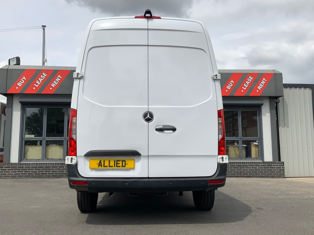 Mercedes-Benz Sprinter 315 Cdi L2h2 Mwb Progressive Panel Van Rwd White #6