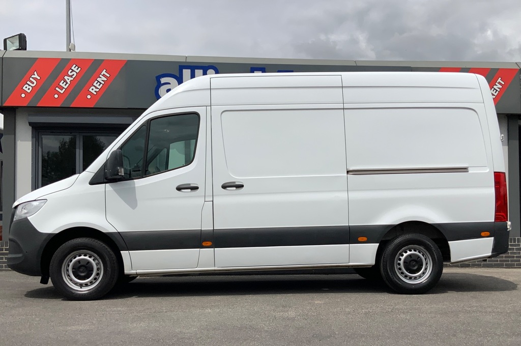 Mercedes-Benz Sprinter 315 Cdi L2h2 Mwb Progressive Panel Van Rwd White #4