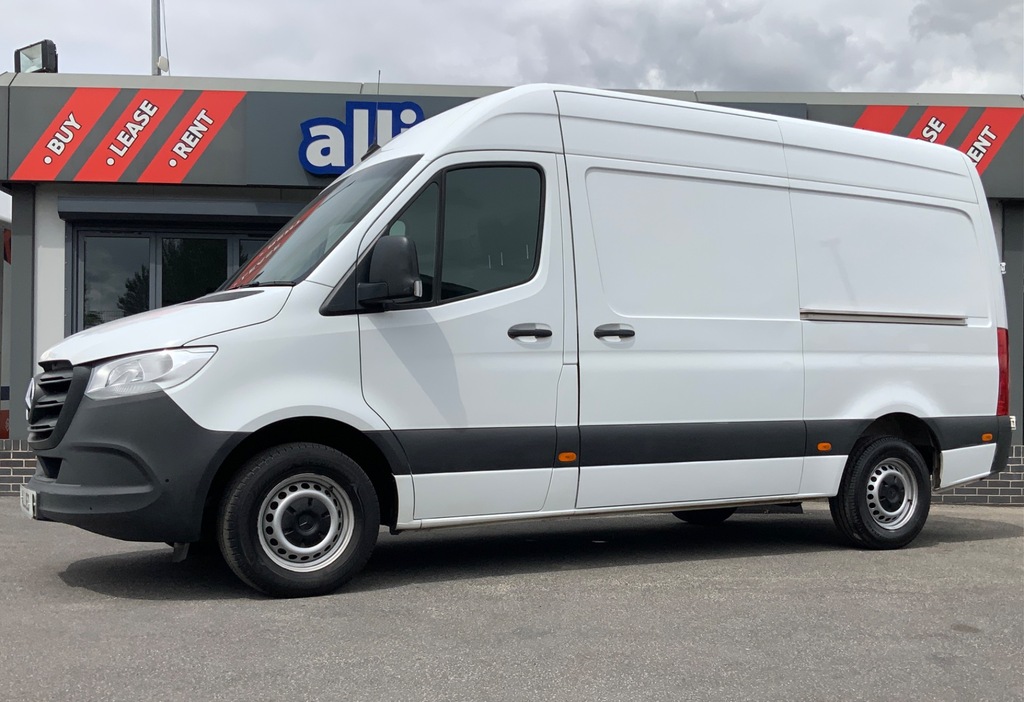 Mercedes-Benz Sprinter 315 Cdi L2h2 Mwb Progressive Panel Van Rwd White #3