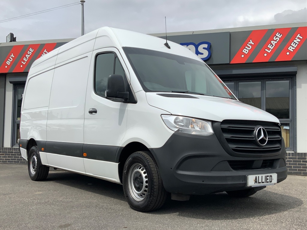 Mercedes-Benz Sprinter 315 Cdi L2h2 Mwb Progressive Panel Van Rwd White