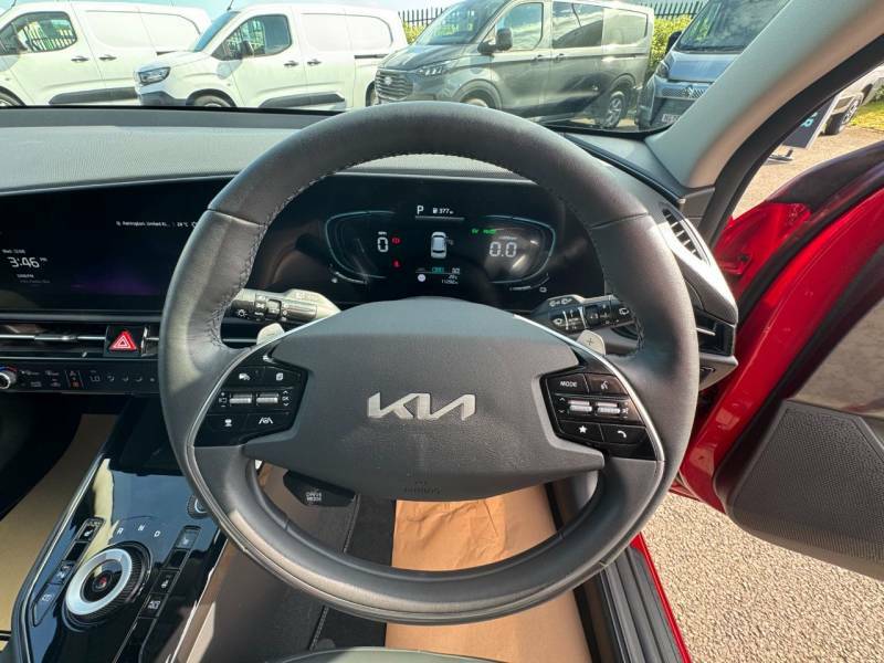Kia Niro 1.6 Gdi 127 Hybrid 3 Dct Red #3