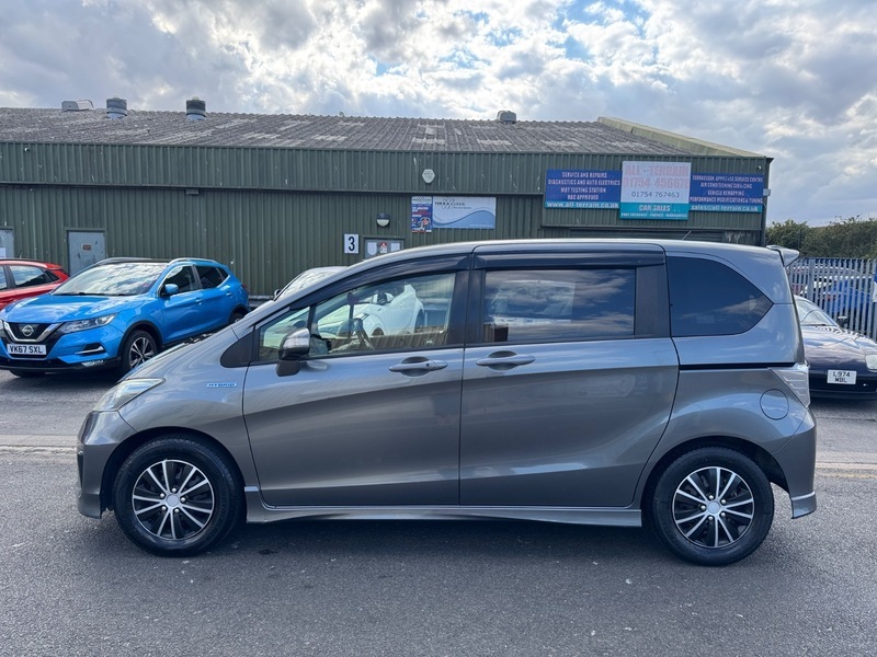 Honda Freed Mpv Grey #3