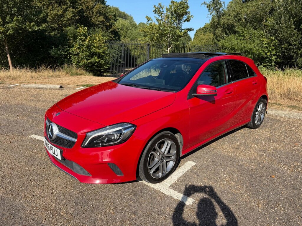 Mercedes-Benz A Class 2.1 A200d Sport Edition Plus 7G-dct Euro 6 Ss 5 KW18HUJ Red #2