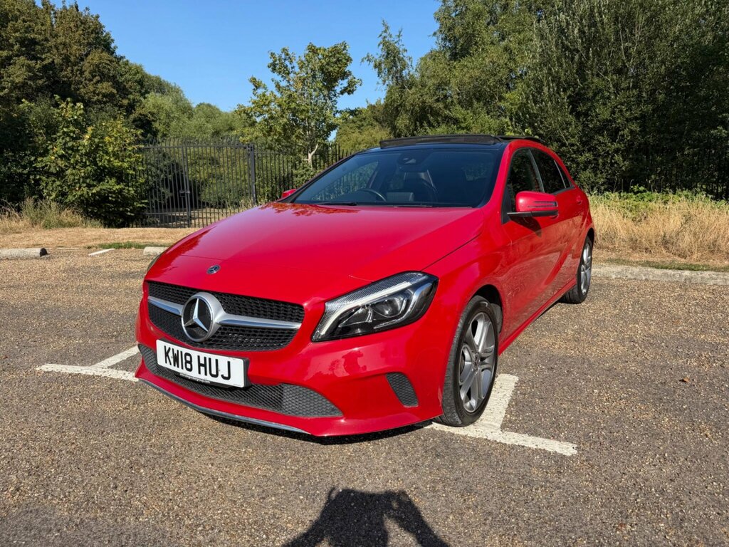 Mercedes-Benz A Class 2.1 A200d Sport Edition Plus 7G-dct Euro 6 Ss 5 Red